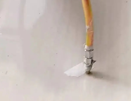 龙南瓷砖空鼓维修公司专业解答在瓷砖铺贴过程中，如果使用的砂料过粗（如全部使用了粗砂），可能会导致以下问题